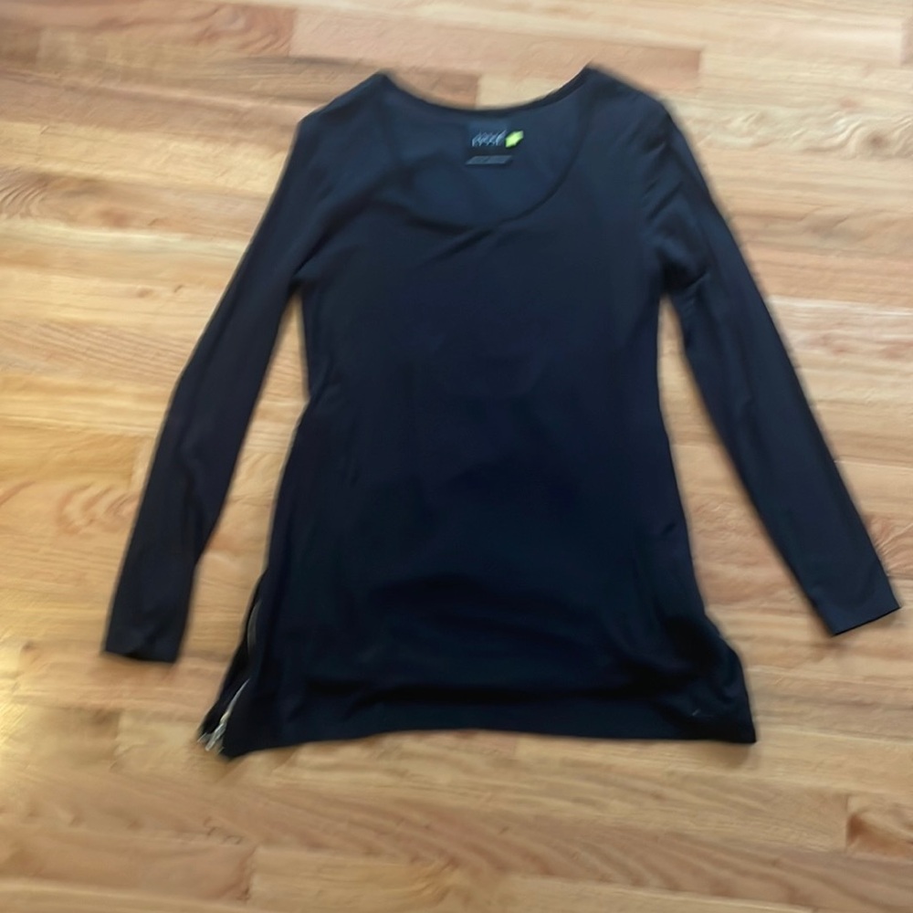 Lysse long sleeve black zipper shirt
